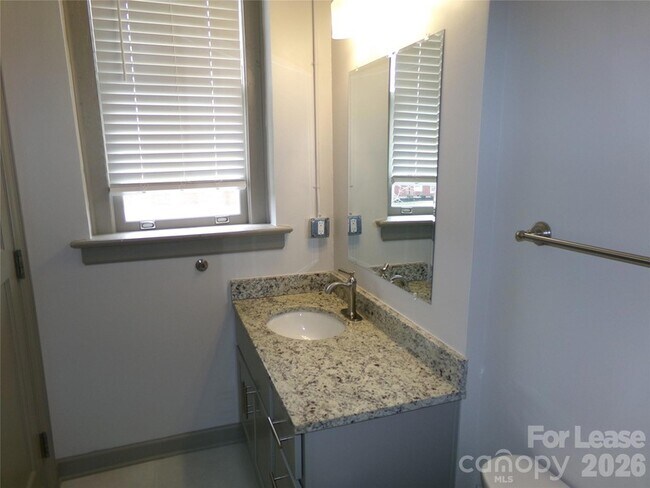 Building Photo - 197 N 2nd St