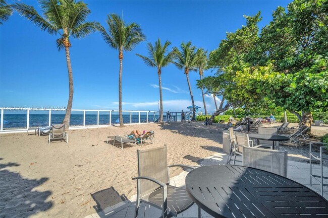 Building Photo - 3001 S Ocean Dr