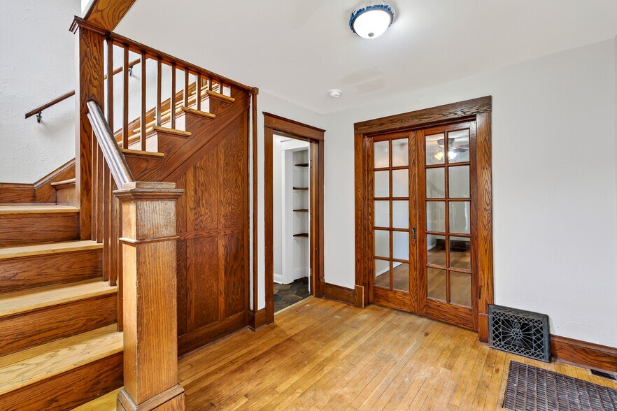 Building Photo - 521 W Whitewater St