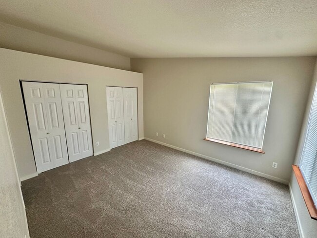 Building Photo - 1225 W Prospect Rd