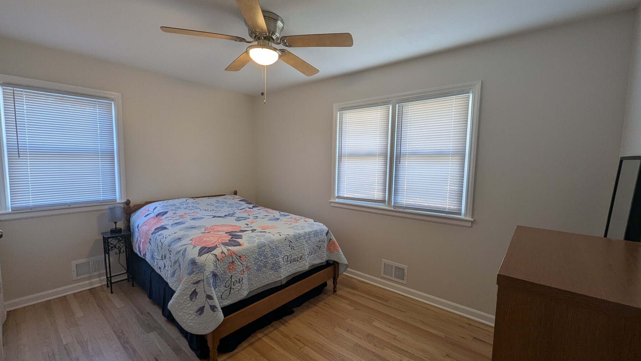 Building Photo - 7512 N Hemple Ave