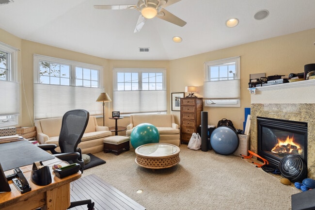 Building Photo - 535 Fillmore St