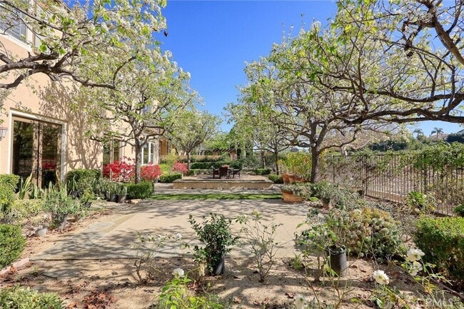 Building Photo - 19668 Three Oaks Ln