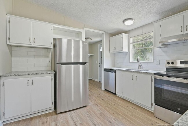 Building Photo - 234 Twin Creek Dr