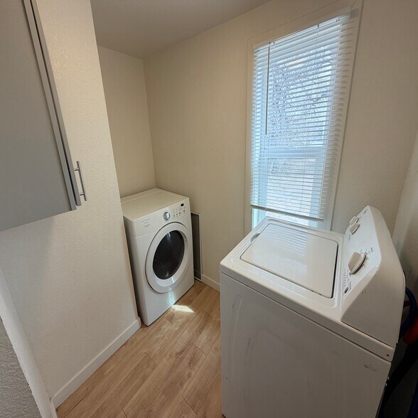 Building Photo - 114 9th Ave