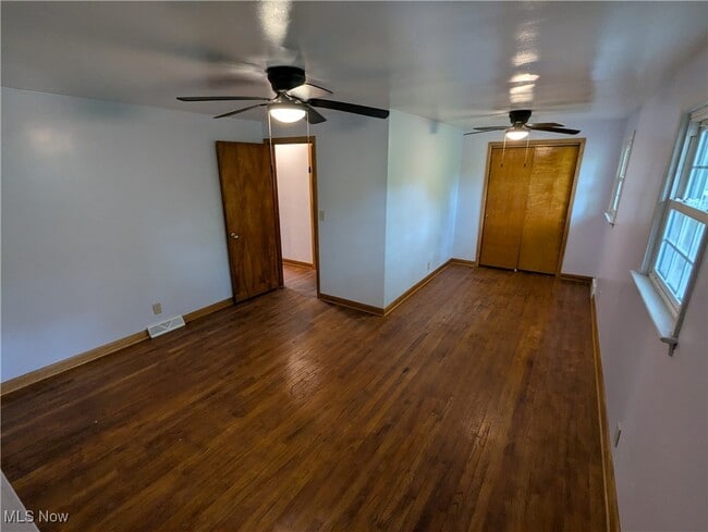 Building Photo - 17630 W River Rd