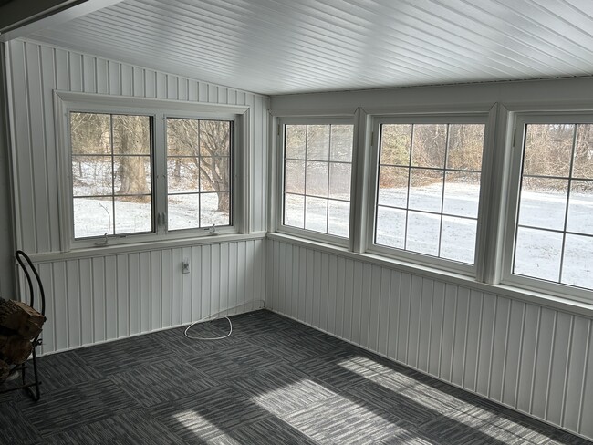 Building Photo - 137 Davis Rd