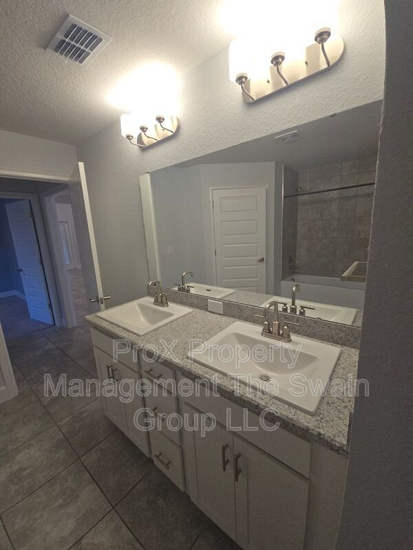 Building Photo - 2107 Cartgate Ln