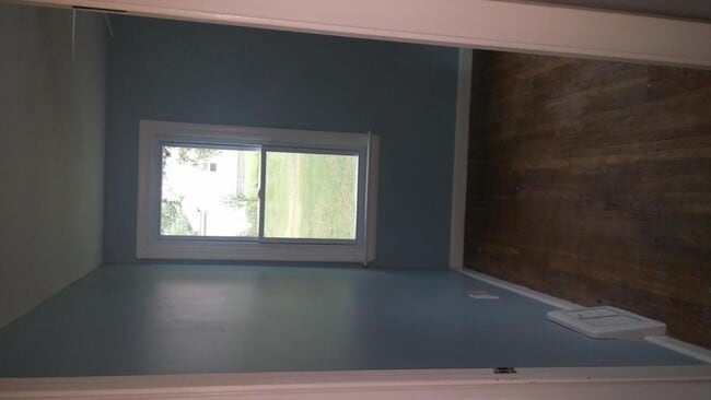 Building Photo - 33 Tussing Ln