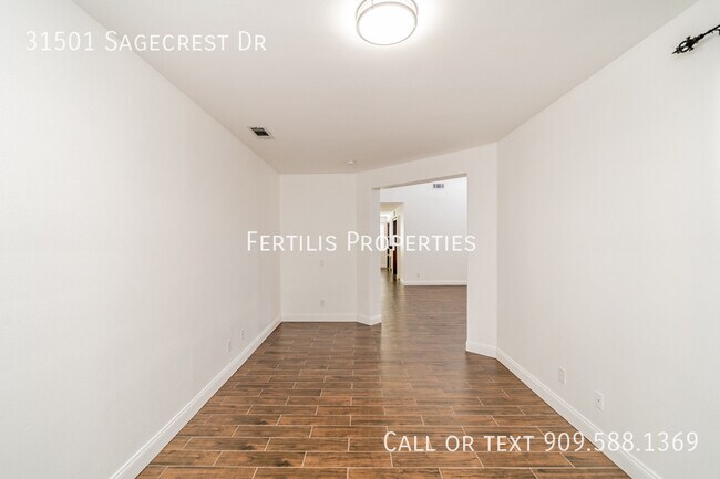 Building Photo - 31501 Sagecrest Dr