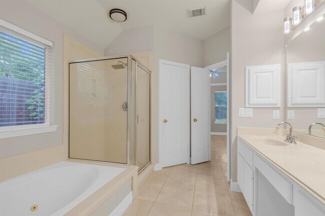 Building Photo - 13839 Placid Brook Ct