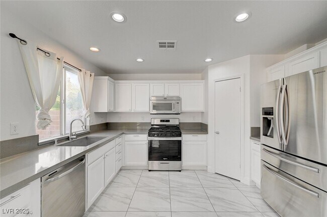 Primary Photo - 9893 Canyon Peak Dr