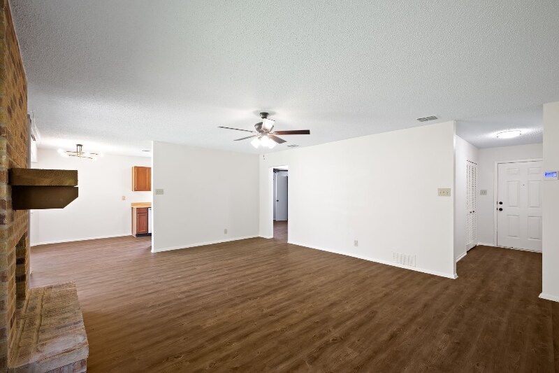 Building Photo - 7554 Oriental Trail