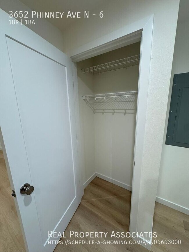 Building Photo - 3652 Phinney Ave N