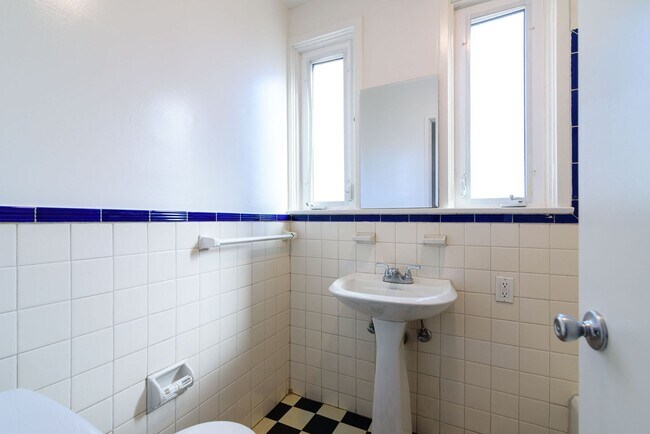 Building Photo - 10474 Eastborne Ave