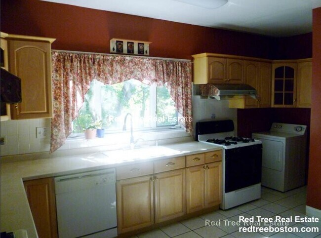 Building Photo - 12 Verndale St