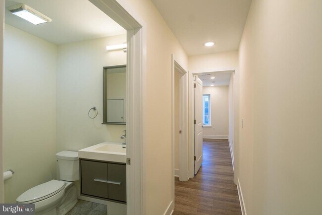 Building Photo - 2444 Frankford Ave