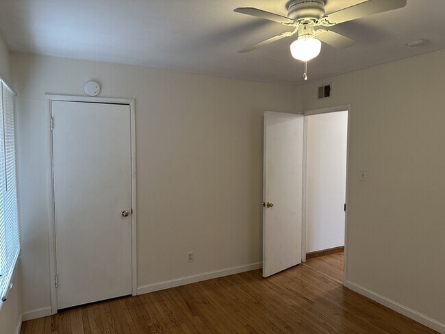 Building Photo - Stockton 3 Bedroom 2 Bathroom Home