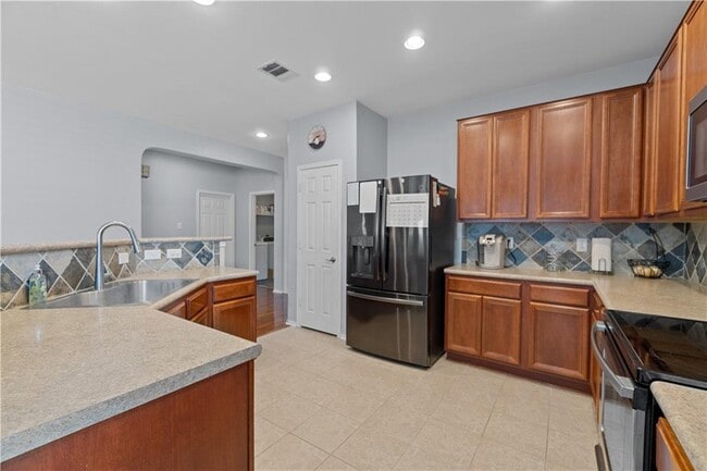 Building Photo - 554 Apricot Dr