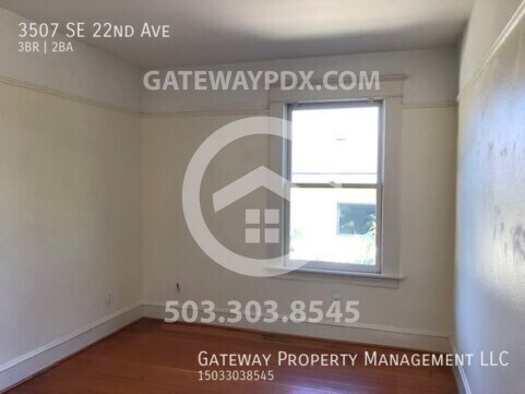 Building Photo - 3507 SE 22nd Ave