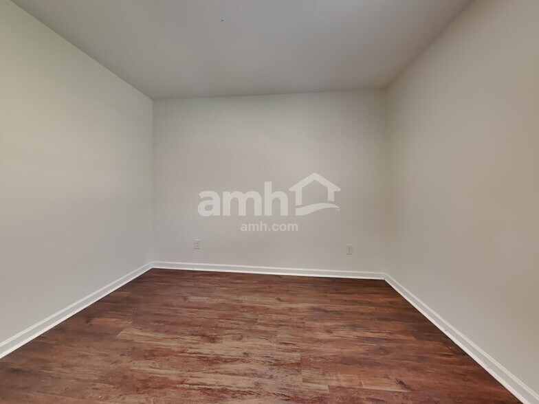 Building Photo - 95 Gentry Way