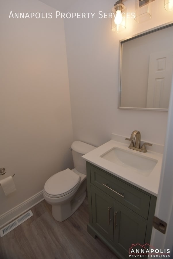 Building Photo - 921 Blue Ridge Dr