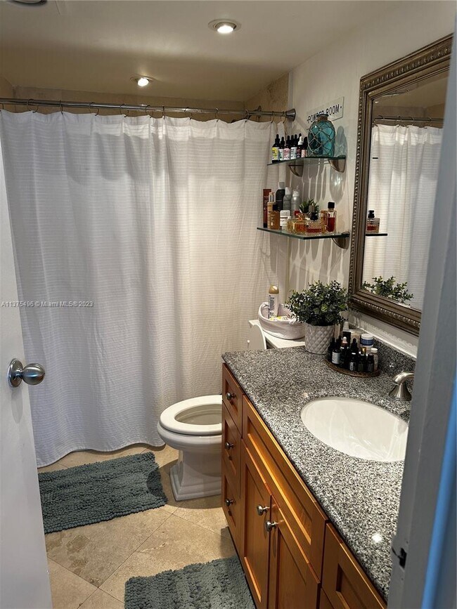 Building Photo - 555 NE 15th St