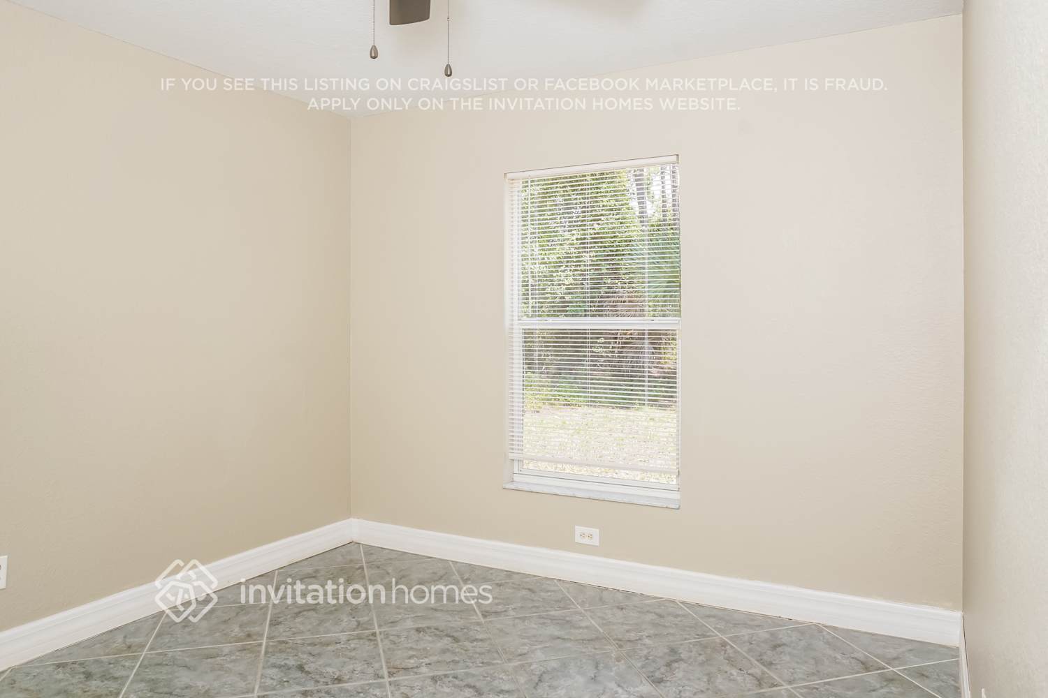Building Photo - 3002 Alesio Ave