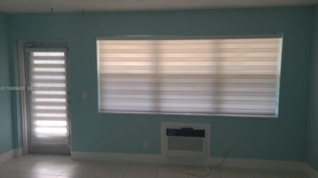 Building Photo - 202 Canterbury I