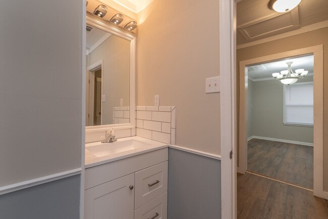 Building Photo - Updated 1 Bed/1 Bath Cottage in Harrisburg Neighborhood - Close to Downtown and Medical District