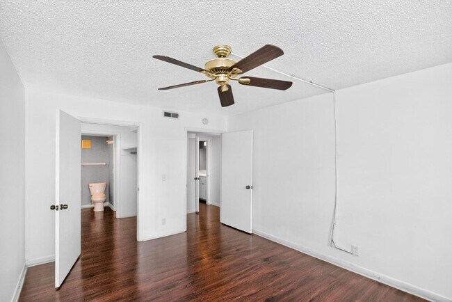 Building Photo - 2929 Selena Dr