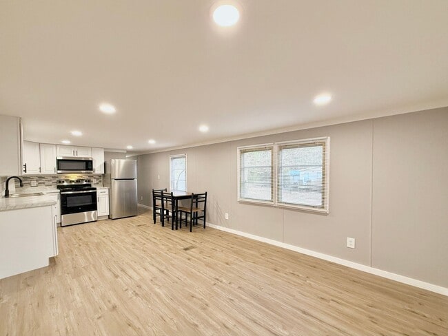 Building Photo - Welcome Home!