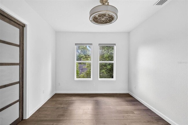 Building Photo - 809 E Baker St