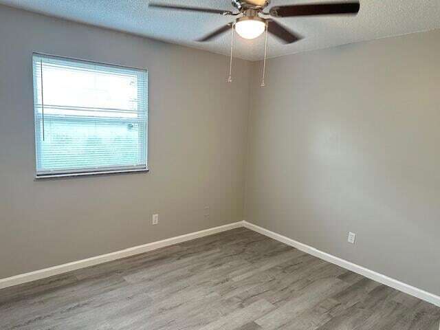 Building Photo - 2075 Clingan Dr NW