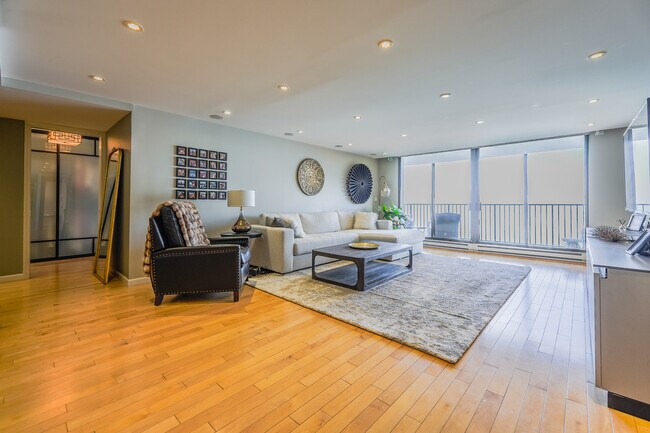 Building Photo - 1212 N Lake Shore Dr