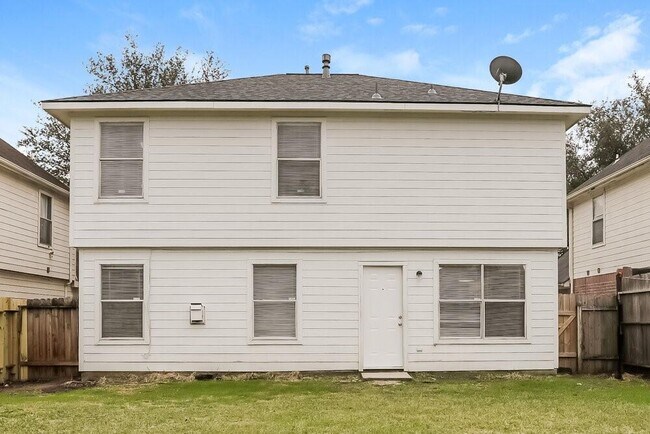 Building Photo - 2202 Tomlinson Trail Dr