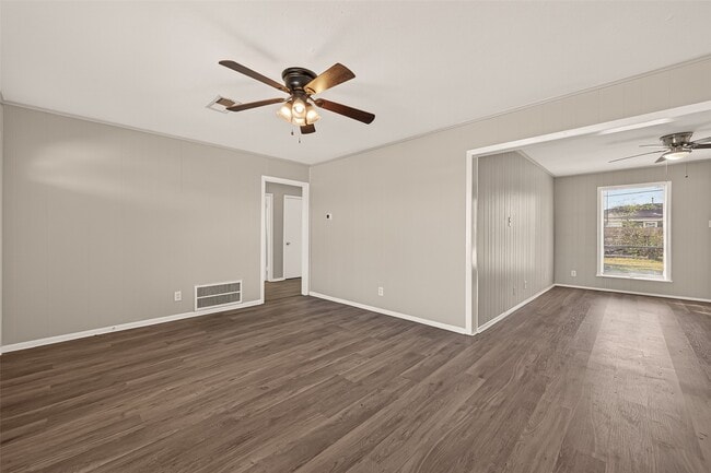 Building Photo - 3102 Hays St