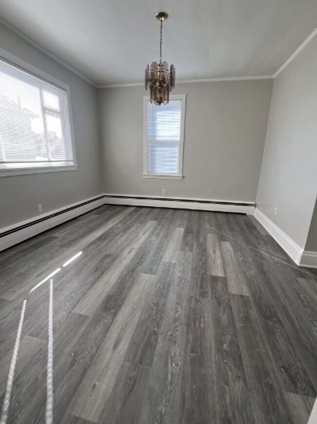 Building Photo - 3 Bedroom/ 1 Bath Single Family Home Greensburg, PA