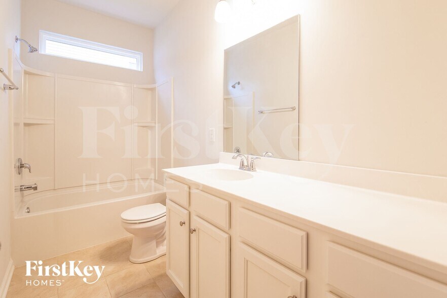 Building Photo - 631 Woolum Dr