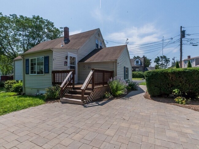 Building Photo - 36 Bonad Rd