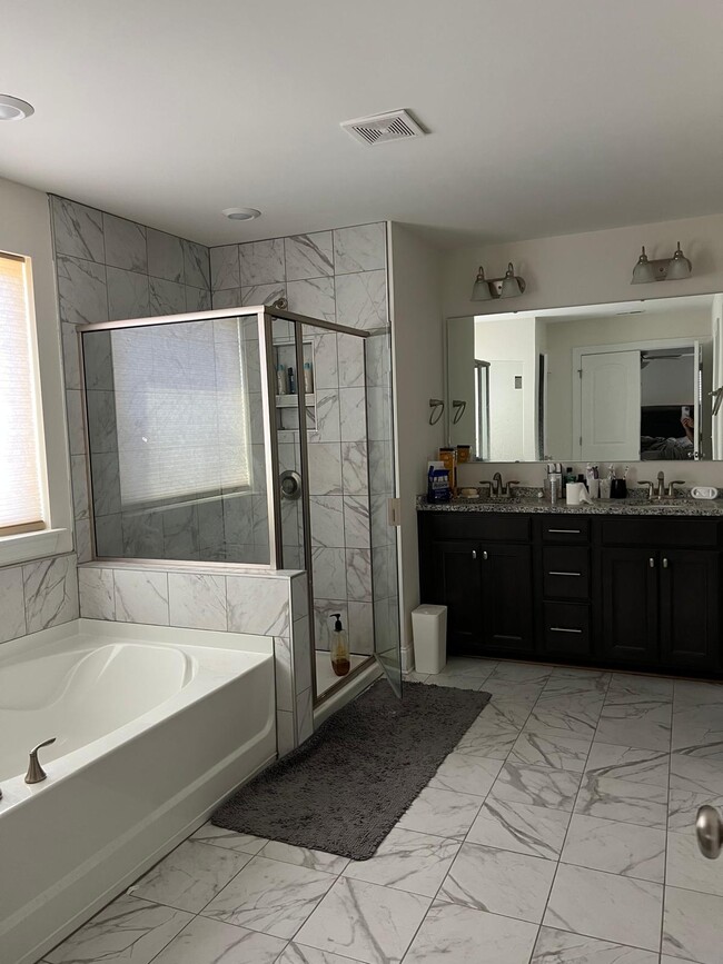 Building Photo - 5193 Quail Forest Dr