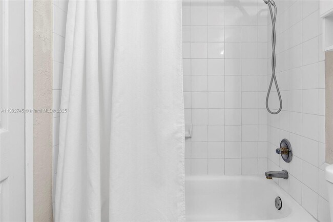 Building Photo - 2501 S Ocean Dr