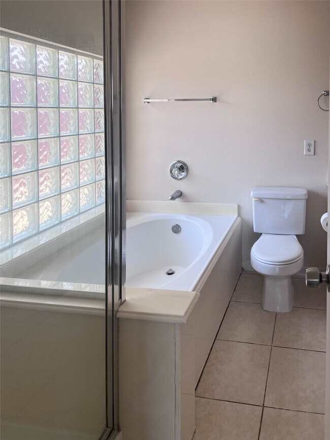 Building Photo - 659 Cypresswood Trce