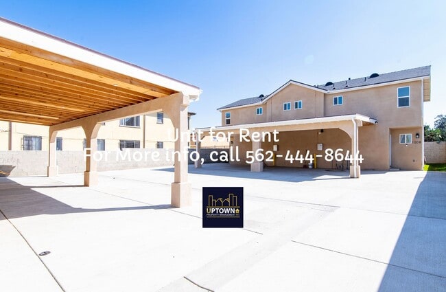 Building Photo - Townhome - 3 Bedrooms-2.5 Baths - Los Ange...