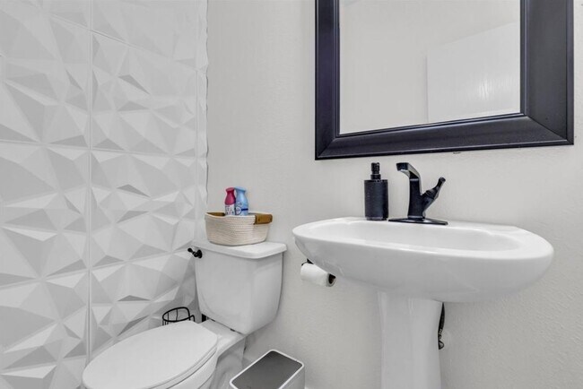 Building Photo - 21414 Sagrantino Ct