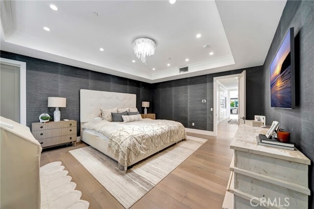 Building Photo - 2037 Delphine Ln