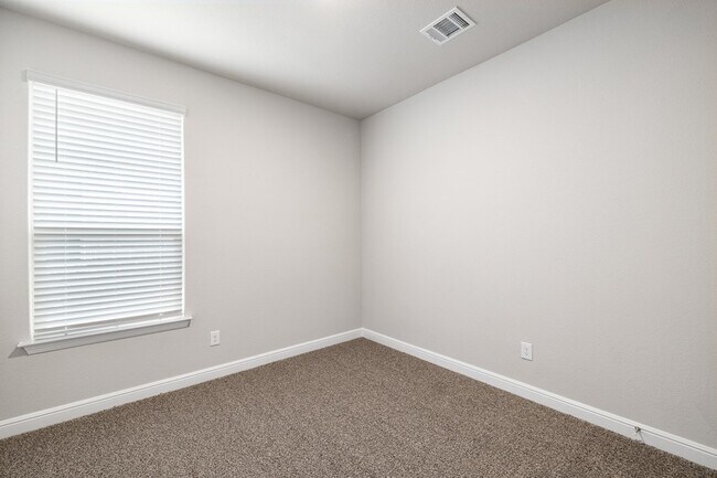 Building Photo - 180 Tanager Dr