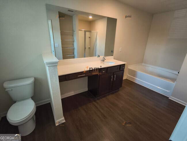 Building Photo - 3541 Falconwood Dr