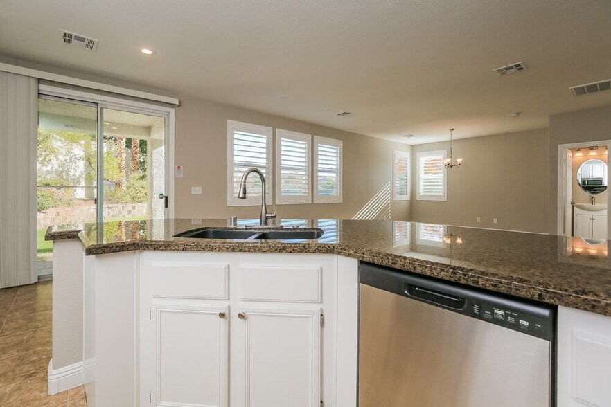 Building Photo - 3398 Jasmine Vine Ct