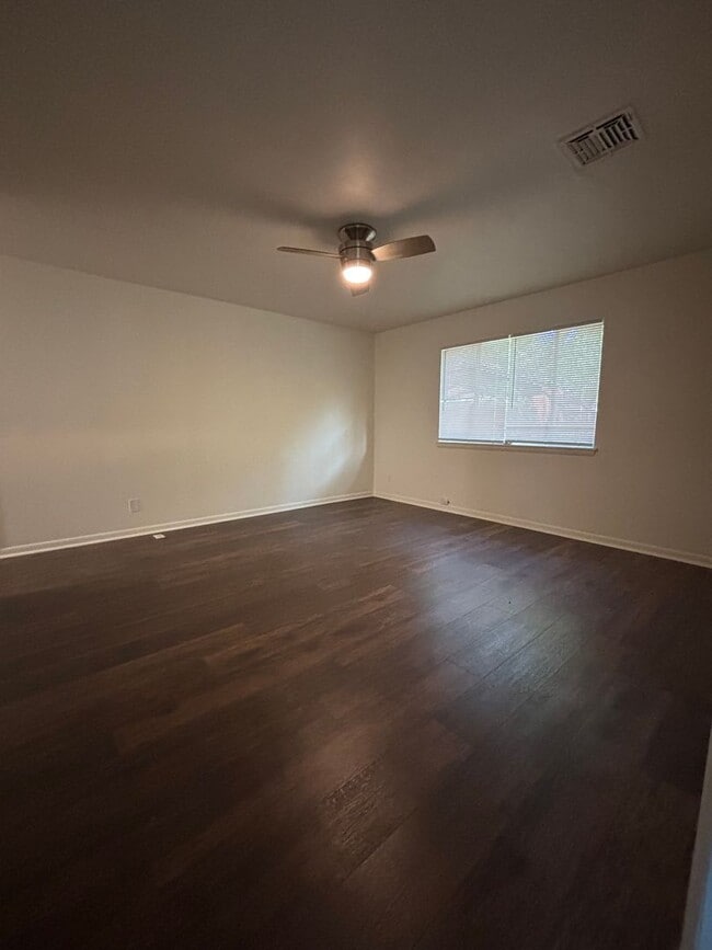 Building Photo - 27 Meldia Dr